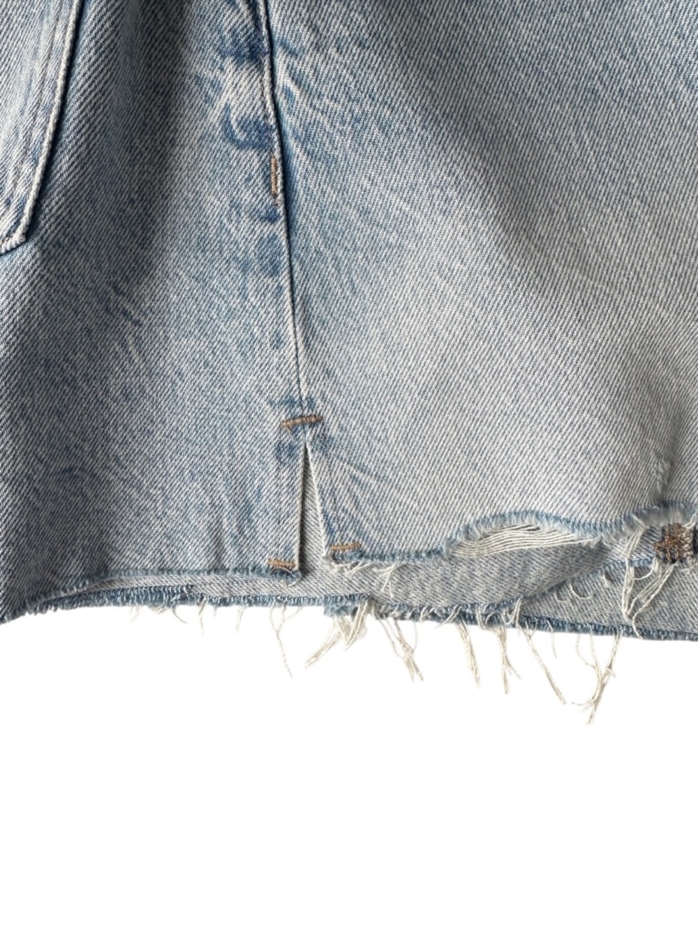 Vintage Cut-Off Denim Shorts - Light Wash - Size 01 / 25 - Picture 5 of 8